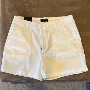 Banana Republic Women's White Shorts NWT size 14